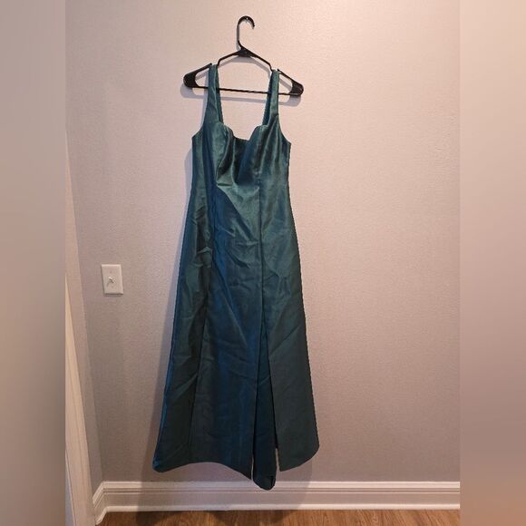 Alfred Sung D826 Hunter Green Square Neck Satin A-Line Gown Sz 4 NWOT - Picture 4 of 6